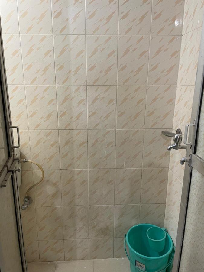 Indra Paying Guest House バラナシ エクステリア 写真