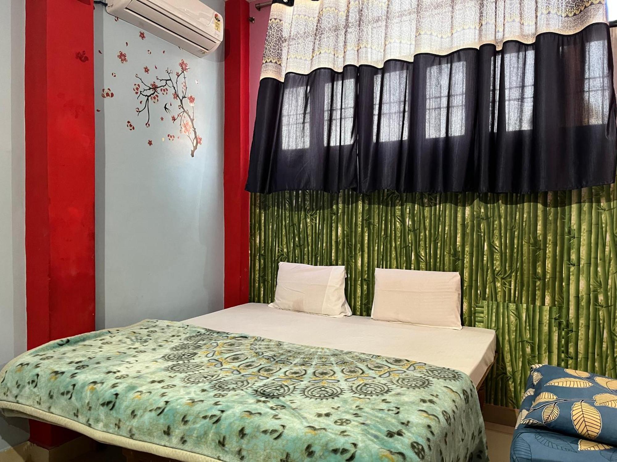 Indra Paying Guest House バラナシ エクステリア 写真